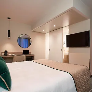 Leonardo West Hotel